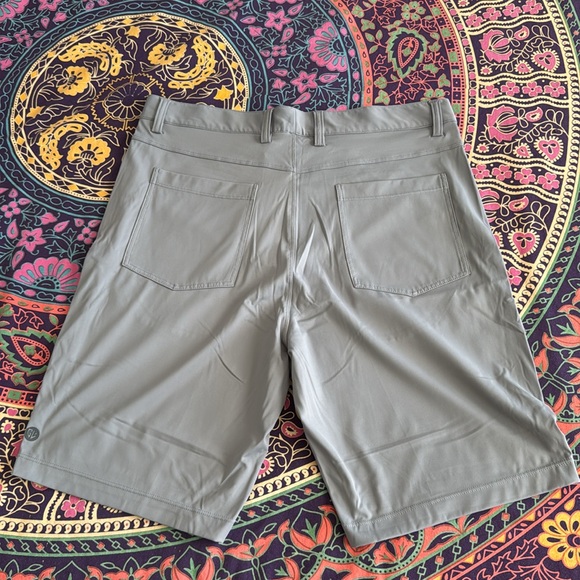 Graham Luxe Men’s Golf Shorts - Picture 2 of 2